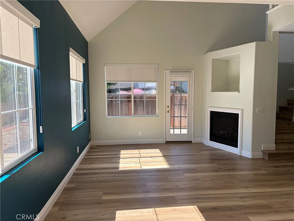 2 bed, 2.5 bath, 1166 sqft, $4,000 — Photo 3