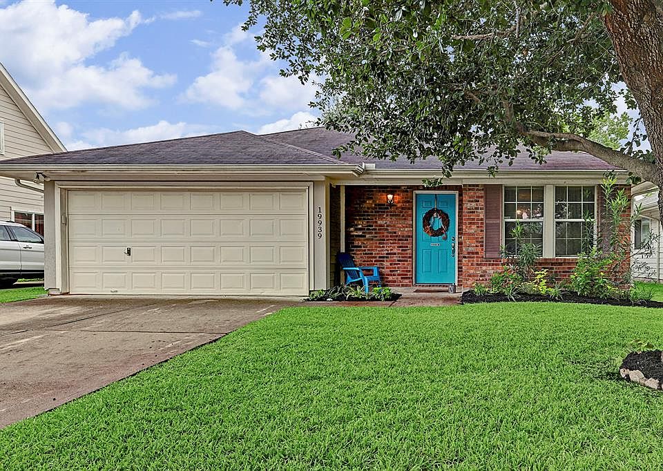1st image of 19939 Crested Hill Ln