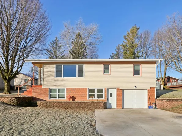 210 Vern Ct, Dodgeville, WI 53533