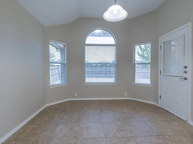 5402 Hickory Harvest Dr — Photo 6