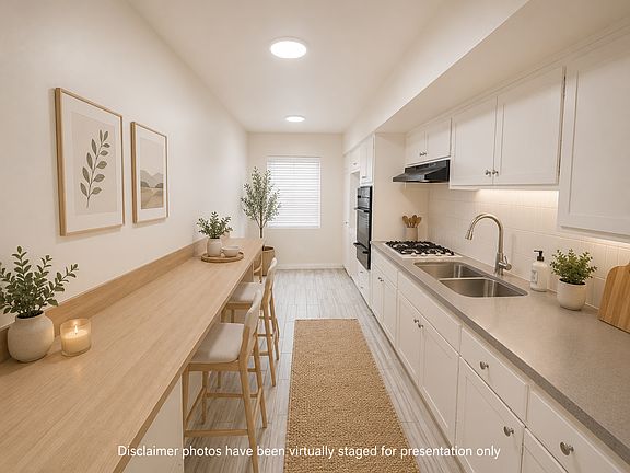 2nd image of 2939 S Bronson Ave APT 2