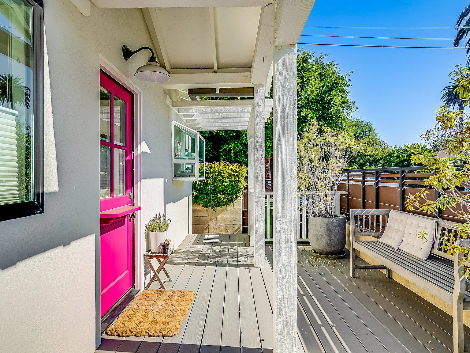 2 bed, 750 sqft, $5,800 — Photo 1