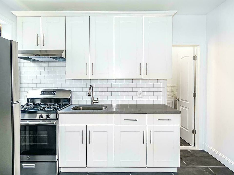 1st image of 470 W 165th St APT 33
