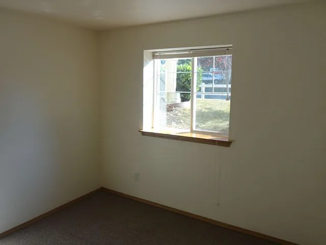 3 bedroom, 1.5 bathroom 3 bedroom, 1.5 bathroom