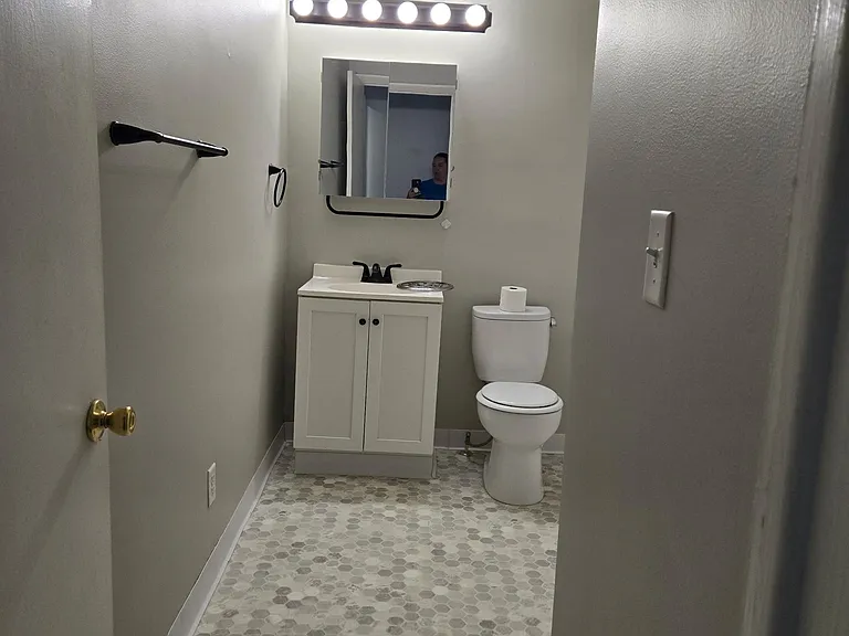 220 S Champion Ave #6 — Photo 7