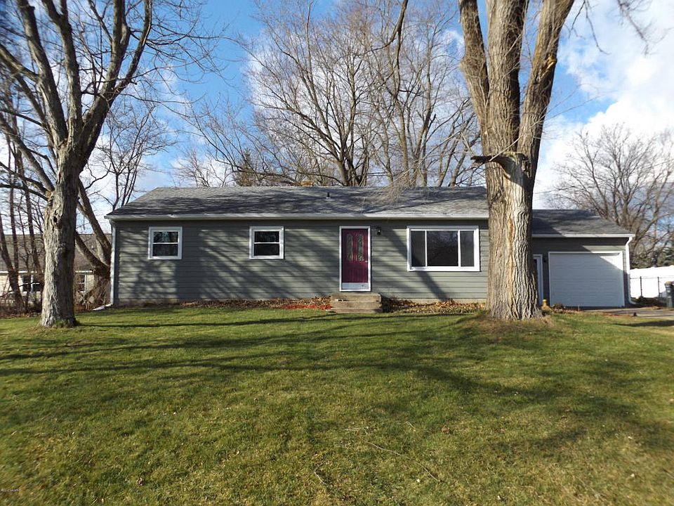 1st image of 10414 Dewberry St