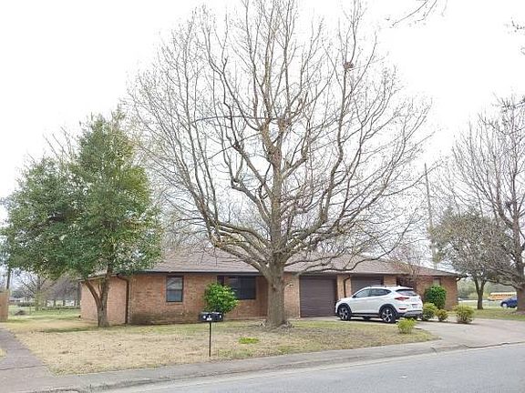 3rd image of 2722 McMillan Dr