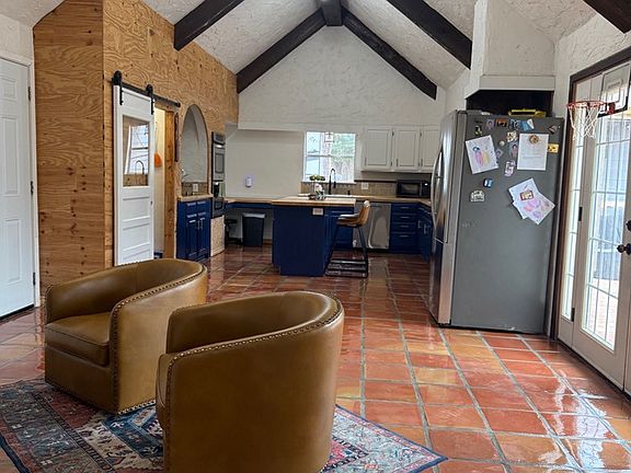 3rd image of 401 N 19th St