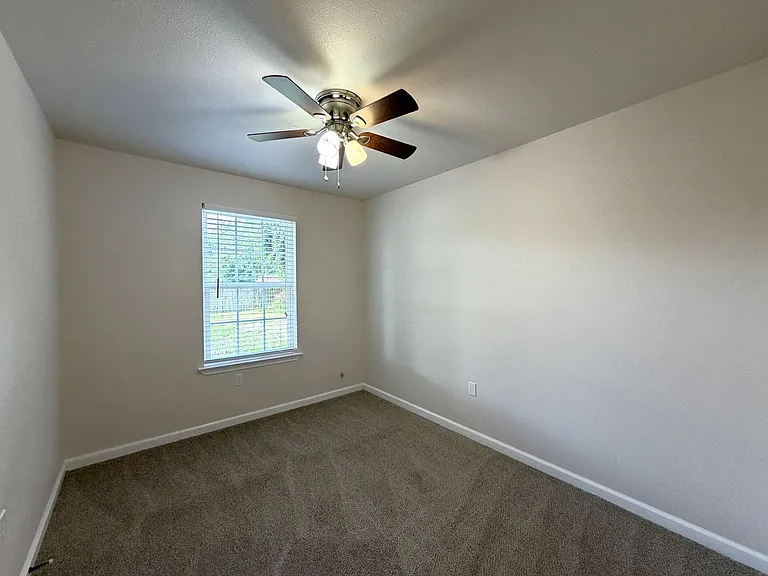 941 Valley Rd — Photo 19