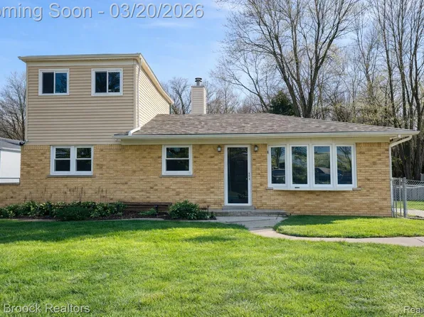 23330 Duprey St, Macomb, MI 48042