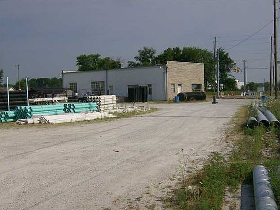 4th image of 10995 E Us Highway 136
