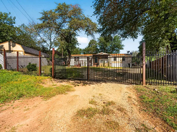 4203 COTTON OAKS DR, Elmendorf, TX 78112