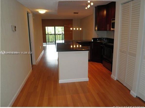 1021 Mockingbird Ln APT 209