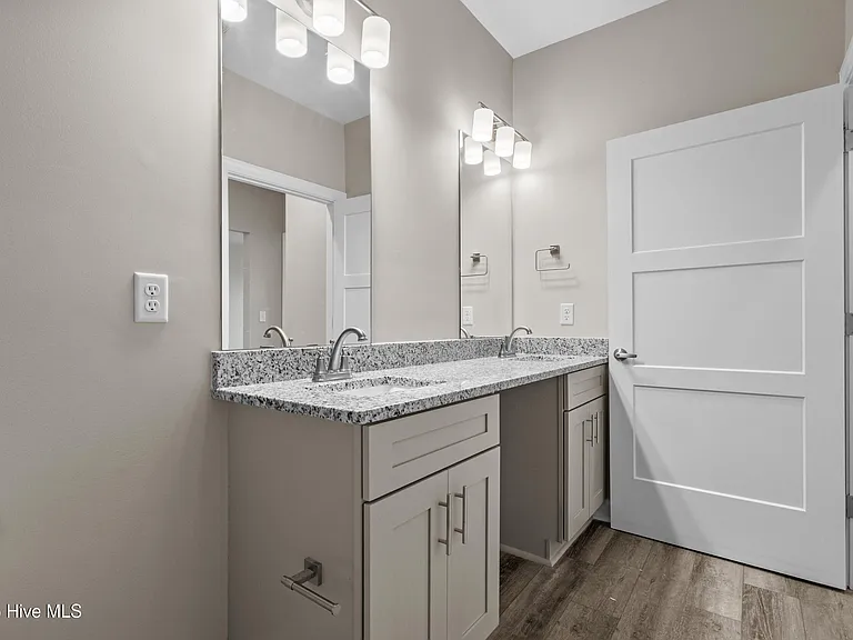 2272 Dolphin Shores Dr SW #402 — Photo 37