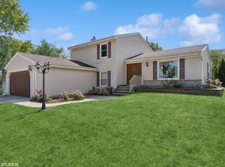 1912 Scarboro Dr, Glendale Heights, IL