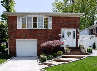 144 Ramble Rd, Staten Island, NY 10308