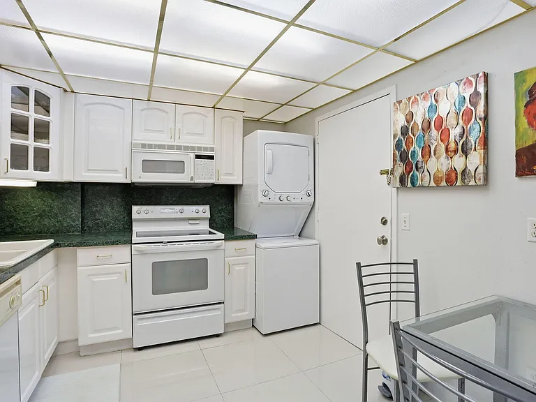 2000 S Ocean Blvd #2L — Photo 3