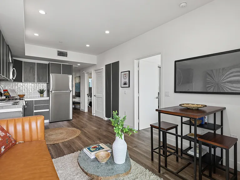 The Fairfax Flats — Photo 13