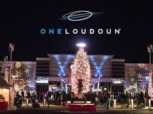 20251 Mohegan Dr, Ashburn, VA 20147