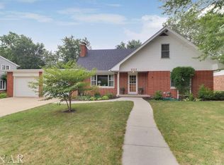 907 Randall Dr, Normal, IL 61761