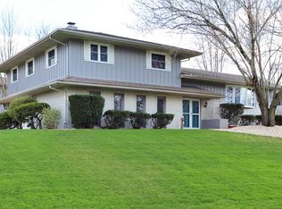 601 Briar Ln, Morris, IL 60450