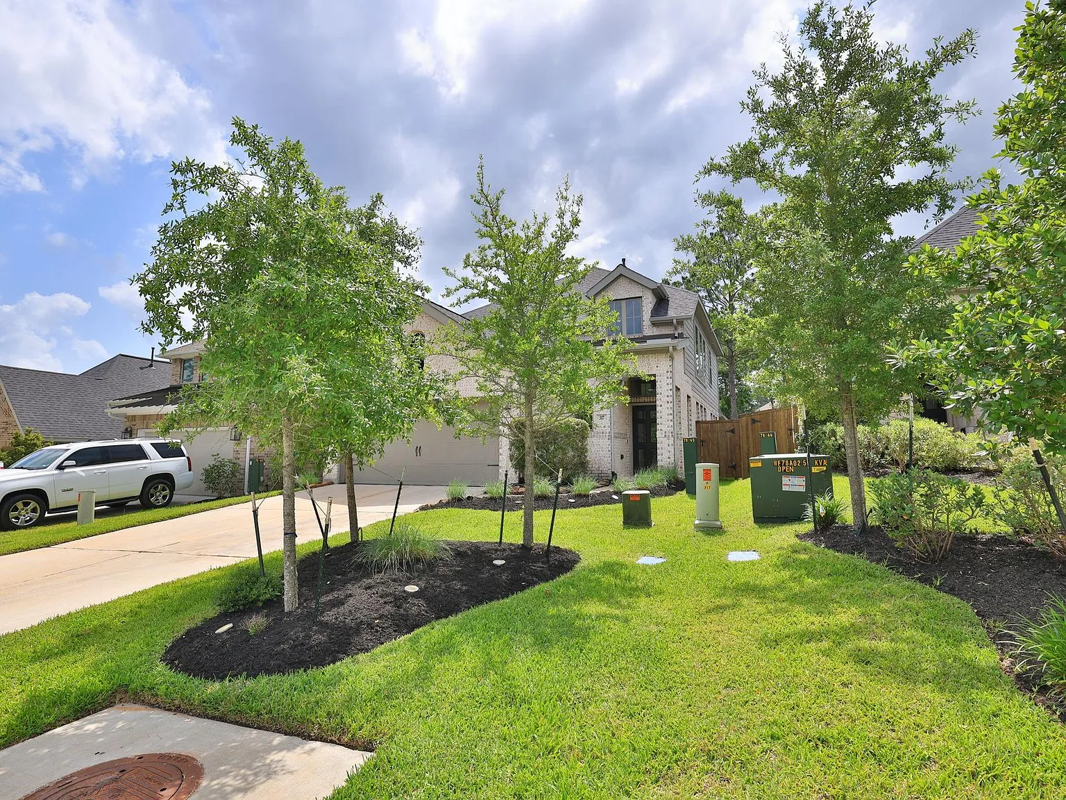 3 bed, 2.5 bath, 2612 sqft, $2,950 — Photo 2