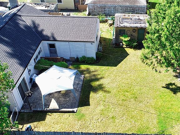 4th image of 15563 6th Ave NE