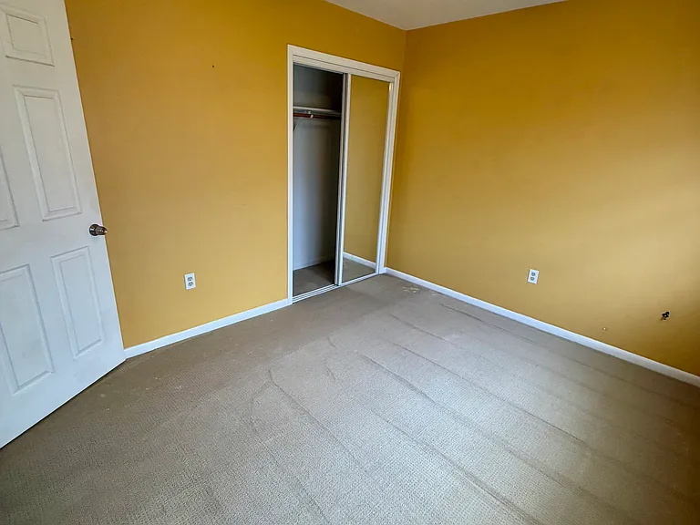 248 Oxford Ct — Photo 12