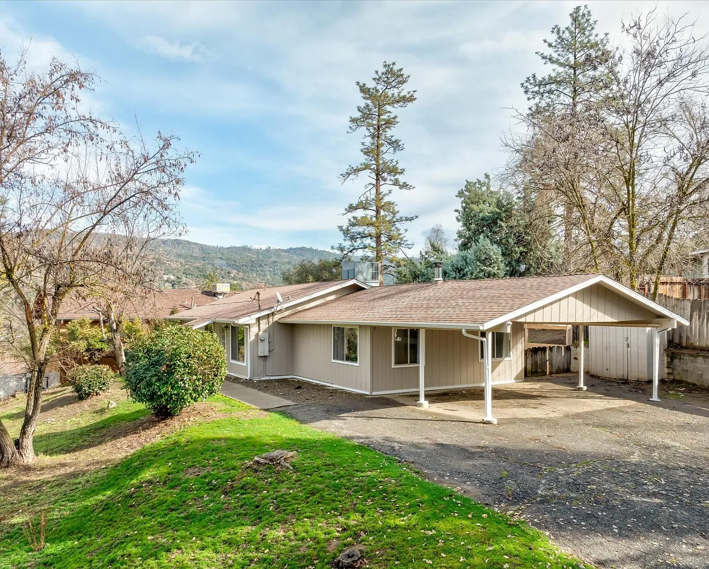 40885 Elliott Dr photo 1