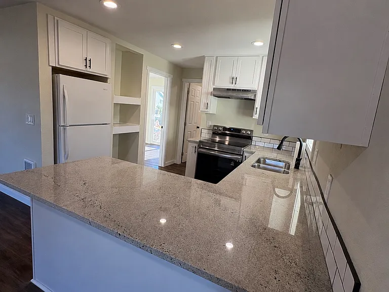 1462 Cascade Dr — Photo 8