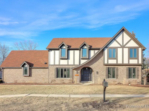 1791 Rose Ct, Wheaton, IL 60189