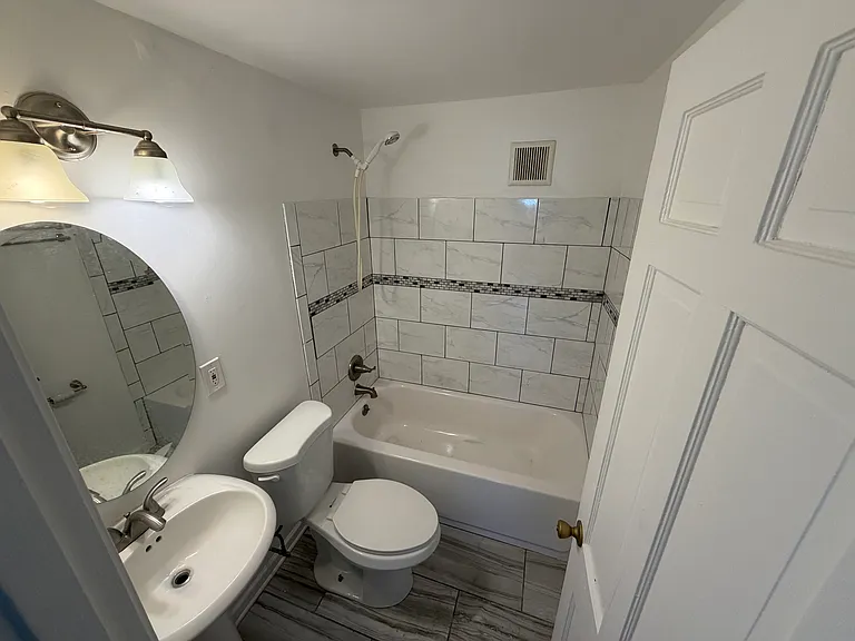 104-106 N Blair St #104 — Photo 6