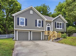 18805 E 12th Street Ct S, Independence, MO 64057