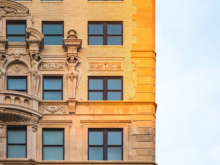 Book Tower — Photo 21