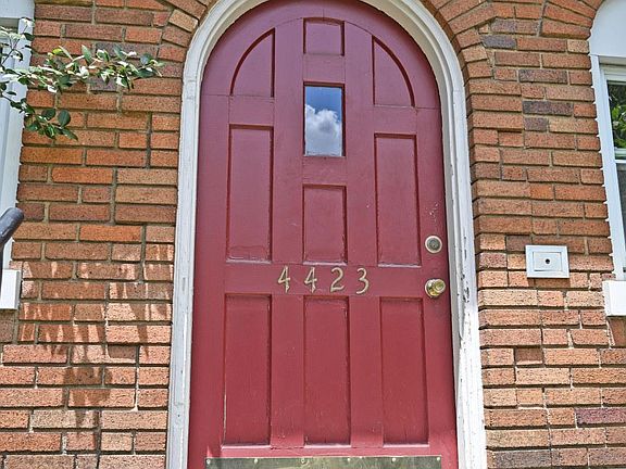 5th image of 4423 Erie Ave
