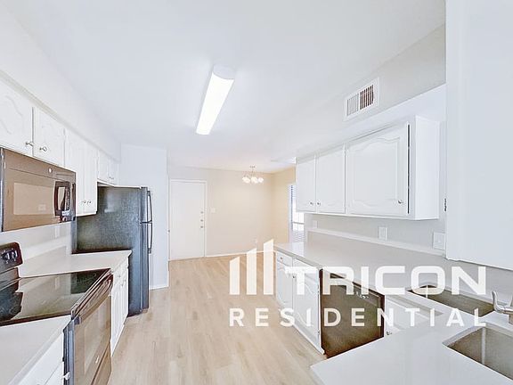 3rd image of 2214 Gladstone Dr