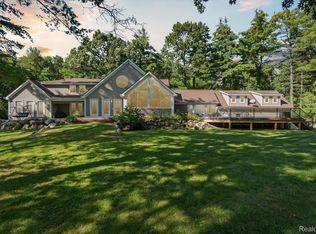 880 Granger Rd, Ortonville, MI 48462