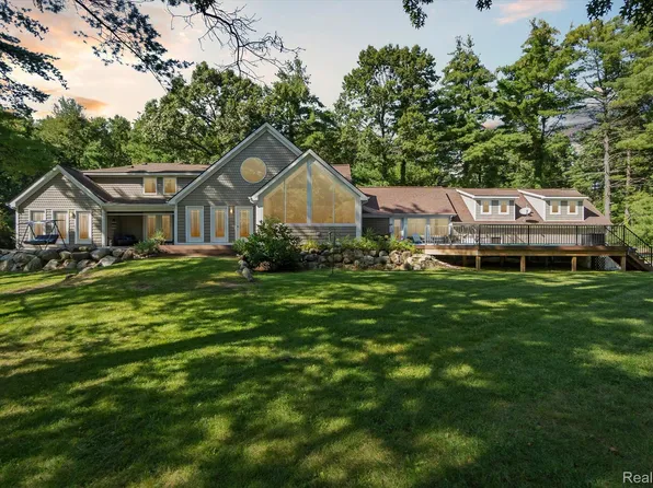 880 Granger Rd, Ortonville, MI 48462