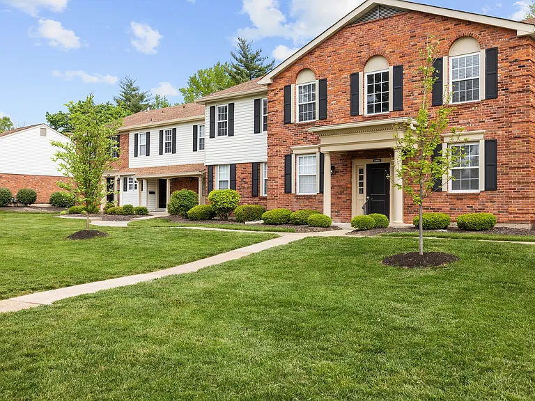 Exterior at Woods Mill Park Apartments & Townhomes