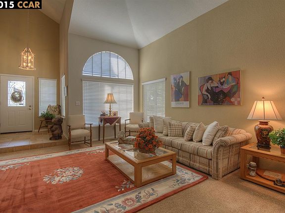 4th image of 5775 Woodland Ct