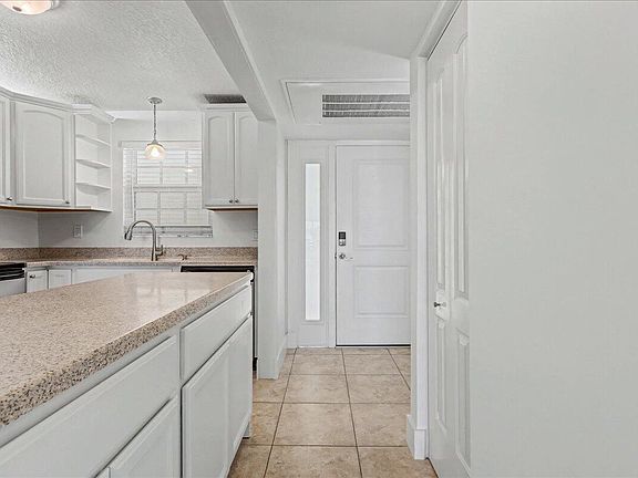 5th image of 765 Jeffery Street #1-301