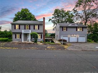 14 Massasoit Rd, Middlefield, CT 06455