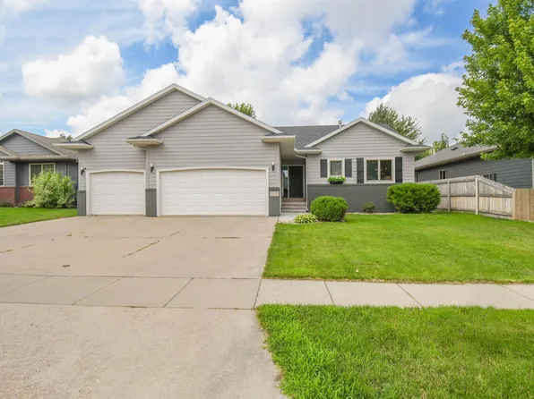 5109 S Manchester Ct, Sioux Falls, SD 57108