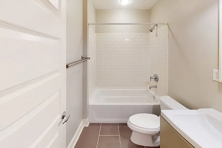Melrose Apartments — Photo 40