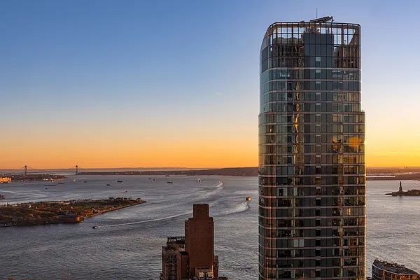 Sold by Compass | media 5