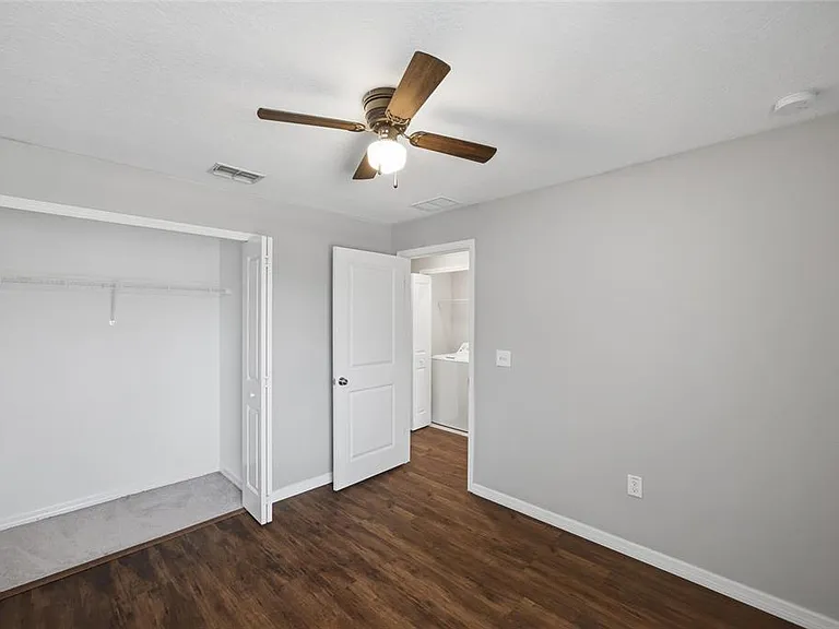 724 Royal Empress Dr — Photo 23