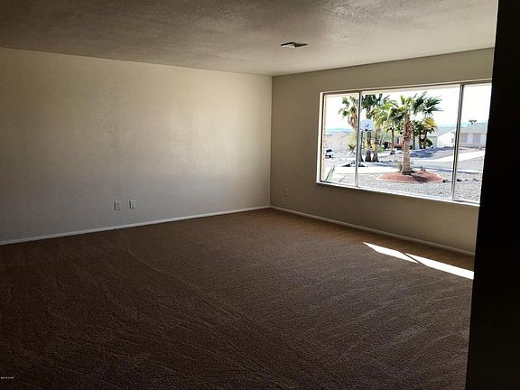 4th image of 2400 Porpoise Dr