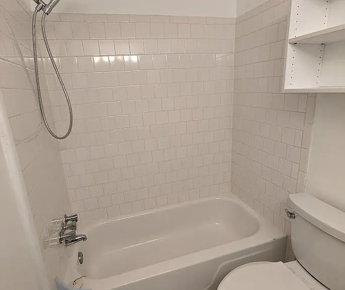 2903 Charing Cross Rd #7 — Photo 8