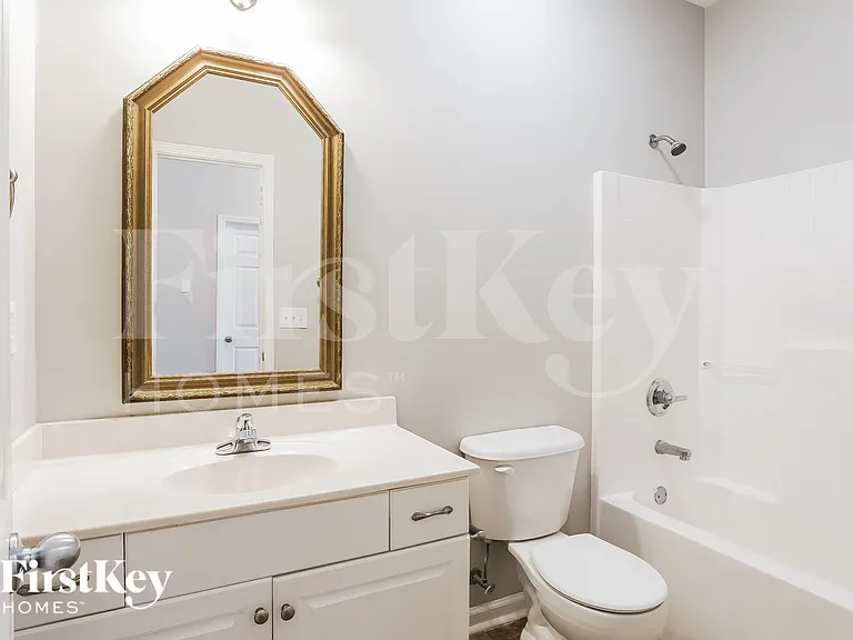 1092 Fairbank Ln — Photo 14