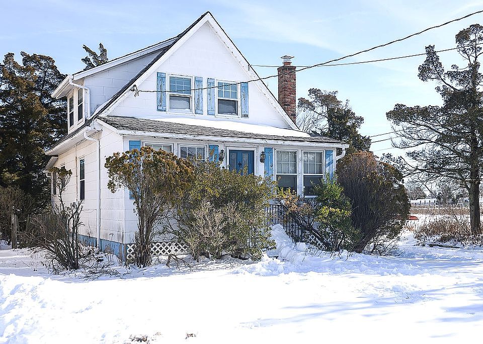 1st image of 23 Riverdale Ave